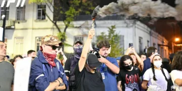 აქციის მონაწილეები მელიქიშვილიდან რუსთაველის გამზირისკენ მიემართებიან