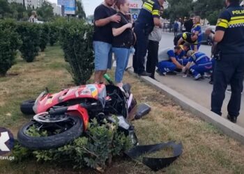 ვიდეო – ერთმანეთს მოტოციკლი და ავტომობილი დაეჯახნენ – ავარია რუსთავში