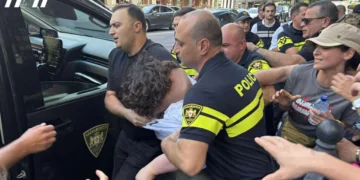 რუსთაველზე მიმდინარე საპროტესტო აქციაზე პოლიციამ, სავარაუდოდ, 9 პირი დააკავა