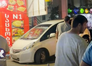 ვიდეო – ავარიის დროს ავტომობილი საცხობთან შევარდა