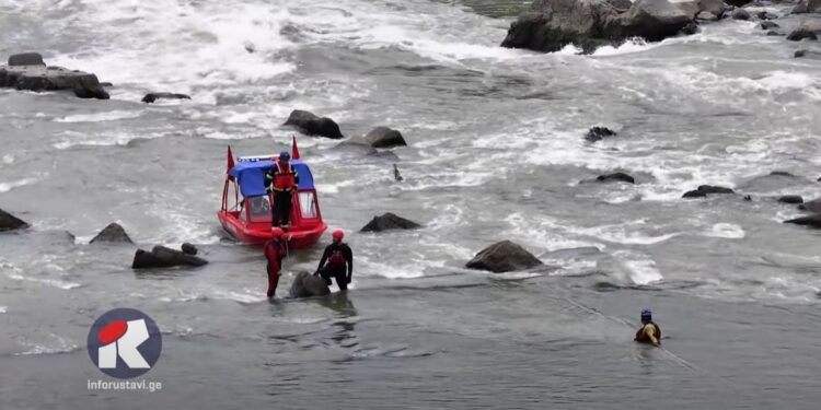ვიდეო – რუსთავში, მდინარე მტკვარში მოზარდის საძიებო სამუშაოები ისევ მიმდინარეობს