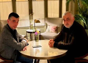 გახარიამ და ხაზარაძემ შეხვედრა გამართეს, მათი განცხადებით, პარტიებს შორის გაფორმებული მემორანდუმი შედგა