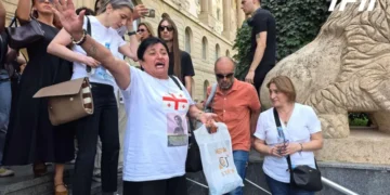 თორნიკე გოშაძის დედა – ჩვენი შვილები სიცილით შეეგებნენ განაჩენს, ირაკლი კობახიძე კი ხალხში ვერ გავა ვერასდროს! ბრძოლა ბოლომდე!