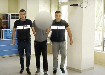 დააკავეს კაცი, რომელიც ბინებიდან ძვირადღირებულ ნივთებს იპარავდა