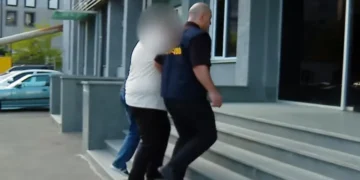 პოლიციამ თბილისსა და რეგიონებში უკანონო ცეცხლსასროლი იარაღები და საბრძოლო მასალა ამოიღო – დაკავებულია 7 პირი