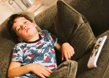 ბავშვს სამეცადინოდ დაჯდომა უჭირს? – ამ 8 რჩევიდან რომელიმე აუცილებლად გამოგადგებათ