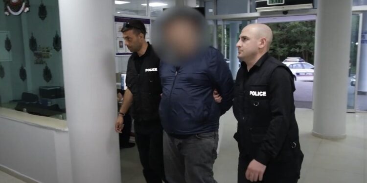 დააკავეს 3 პირი, რომლებიც ფოთში, ბენზინგასამართ სადგურზე ფარულად დაეუფლნენ 25 ტონამდე საწვავს