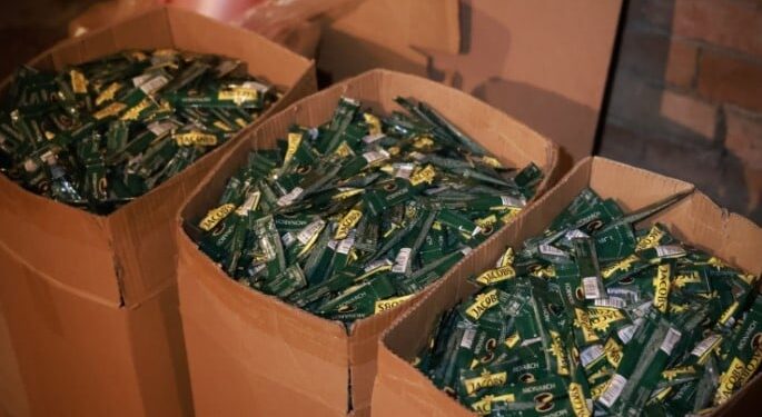 კუსტარულად დამზადებული ყავა და საბავშვო ტკბილეული – თბილისში ორი პირი დააკავეს (ფოტოები)