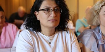 შვიდი მოადგილე ”ქართული ოცნების” ფრაქციის თავმჯდომარისთვის – თავმჯდომარეობის კანდიდატი ქეთევან ხომერიკია