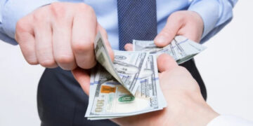 თანამდებობის პირების ხელფასები 2026 წლიდან გაიზრდება – ვის რამდენი ანაზღაურება ექნება