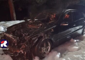 ვიდეო – რუსთავში ავტომობილს ცეცხლი წაეკიდა და დაიწვა