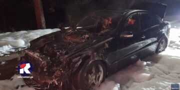 ვიდეო – რუსთავში ავტომობილს ცეცხლი წაეკიდა და დაიწვა