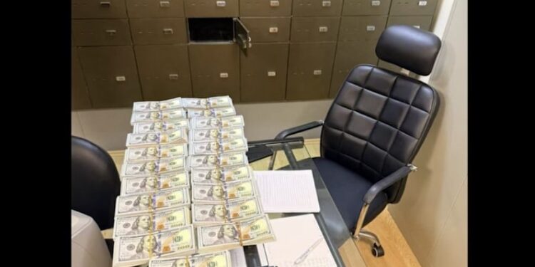 დაკავებულია გრიგოლ ლილუაშვილთან დაკავშირებული პირი – მისი სახლის ჩხრეკისას ამოღებულია 1 319 300 აშშ დოლარი