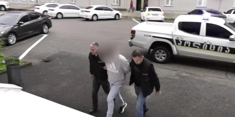 პოლიციამ აჭარაში ინტერპოლის მიერ წითელი ცირკულარით ძებნილი პირი დააკავა