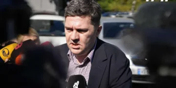 არასდროს მიკადრებია ბატონი პაატასთვის, „პაატათი“ მიმართვა, ყოველთვის მოკრძალებით ვესაუბრები – ბაჩო ახალაია