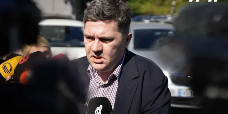 არასდროს მიკადრებია ბატონი პაატასთვის, „პაატათი“ მიმართვა, ყოველთვის მოკრძალებით ვესაუბრები – ბაჩო ახალაია