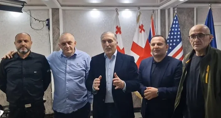 პაატა ბურჭულაძეს, მურთაზ ზოდელავას, ირაკლი ნადირაძეს, პაატა მანჯგალაძეს და ლაშა ბერიძეს ბრალს დღეს წარუდგენენ