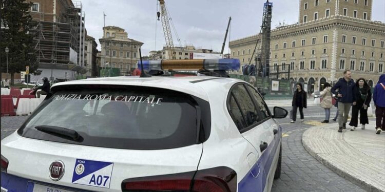 რომში სამმა ქართველმა სცადა გაეძარცვა ბინა, რომელიც პოლიციელის აღმოჩნდა