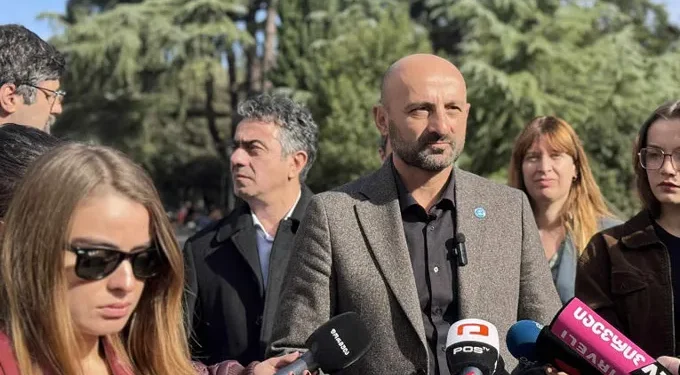 ლევან ცუცქირიძემ თანაგუნდელებთან ერთად „დემოკრატიული წინააღმდეგობის ახალი ეტაპის 10-პუნქტიანი გეგმა“ წარადგინა