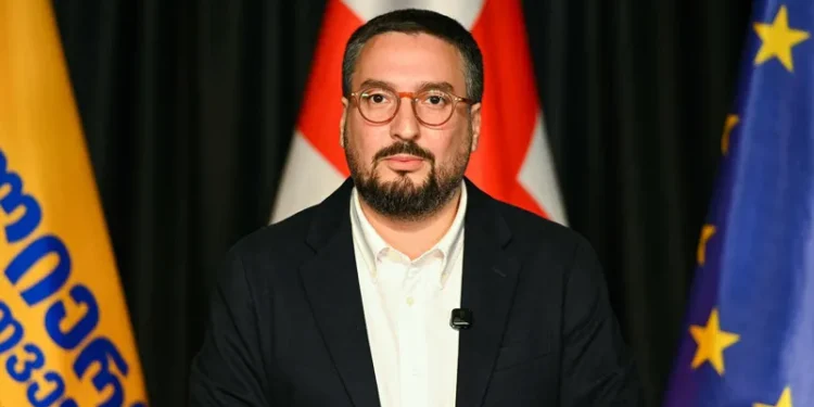 თაზო დათუნაშვილის განცხადებით, 12:00 საათის მდგომარეობით, ქვეყნის მასშტაბით საარჩევნო პროცესში აღმოჩენილ დარღვევებზე დაწერილია 100-ზე მეტი საჩივარი