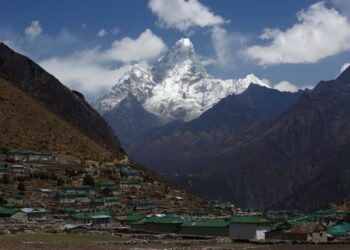 ნეპალში, ორი უცხოელი ალპინისტი, ამა დაბლამის მთაზე ექსპედიციის დროს დაიღუპა
