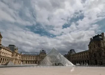 ლუვრის მუზეუმი ძარცვის გამო დაიხურა – მოპარულია სამკაულები