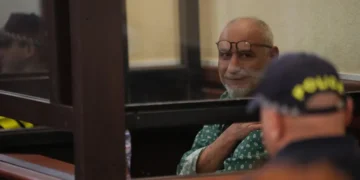 სასამართლომ პოეტ ზვიად რატიანს ბრალი გადაუკვალიფიცირა და 2 წლით თავისუფლების აღკვეთა მიუსაჯა