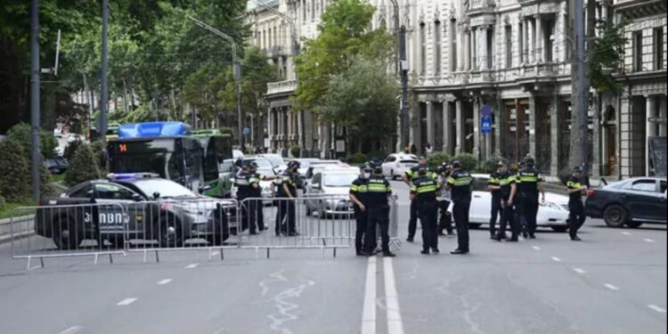 შსს: აქციასთან დაკავშირებით საპოლიციო ძალები თბილისში სხვადასხვა ადგილზე განლაგდნენ