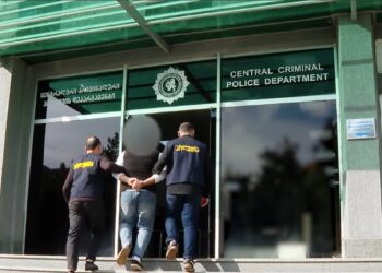 შსს-მ დააკავა კაცი, რომელიც არასრულწლოვანს კლიენტებისთვის სექსუალური მომსახურების გაწევას აიძულებდა