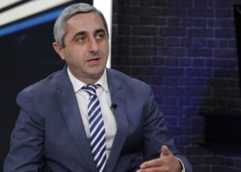 შემოსავლების სამსახურის უფროსის ყოფილი მოადგილის მიმართ სისხლისსამართლებრივი დევნა დაიწყო