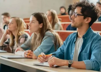 როგორ უნდა მოიპოვონ სტუდენტებმა 300-ლარიანი სტიპენდია – რა კრიტერიუმები აქვს სხვადასხვა უნივერსიტეტს