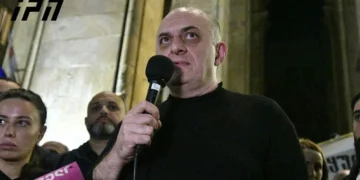 მურთაზ ზოდელავა – მეც ვიყავი ჩინოვნიკი, შეიძლება კაბინეტს მიღმა მეც არ ვიხედებოდი, მაგრამ ახლა ისეთი ვითარებაა, უცებ გავგიჟდი – არ არის სხვა გამოსავალი, გარდა იმისა, რომ ხალხმა ძალა იპოვოს და მშვიდობიანი რევოლუცია მოახდინოს