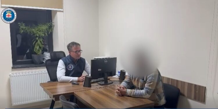 ორგანიზებული ჯგუფის მიერ, დიდი ოდენობით ქურდობის ფაქტზე, ხაშურის საკრებულოს თავმჯდომარის ყოფილი მოადგილე და მასთან კავშირში მყოფი ორი პირი დააკავეს