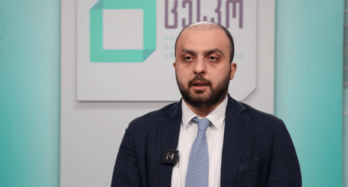 ემიგრანტებს ვალი დაადეს, კეთილი ინებონ და ჩამოვიდნენ საქართველოშიო – დიდი ნაწილი მართლაც რომ ჩამოვიდეს 2-3 დღით, ამის პრაქტიკული-ლოჯისტიკური საშუალებაც არაა – გიორგი სიორიძე