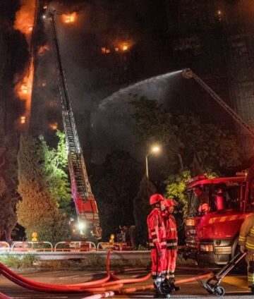 ჰონგ კონგის პოლიციამ მრავალსართულიან საცხოვრებელ კომპლექსში გაჩენილ ხანძართან დაკავშირებით, სამი პირი დააკავა