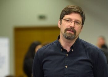 გუშინ გამოცდების და შეფასების ცენტრიდან რამდენიმე ათეული პროფესიონალი გაათავისუფლეს – სიმონ ჯანაშია