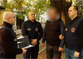 დააკავეს პატრულის თანამშრომელი, რომელიც გზის აკრძალულ მონაკვეთებზე, კანონმდებლობის დარღვევით, პრაქტიკული მართვის სწავლებებს ახორციელებდა (+ვიდეო)