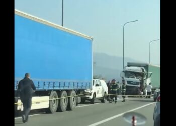 ვიდეო – ერთი პირი დაშავდა ავარიის შედეგად ქობულეთის შემოვლით გზაზე