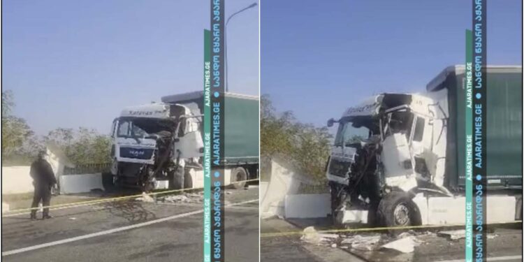 ერთმანეთს ორი სატვირთო შეეჯახა – ავარია ქობულეთის შემოვლით გზაზე