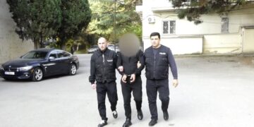 დააკავეს კაცი, რომელმაც მეუღლეს ფიზიკური შეურაცხყოფა მიაყენა და პირადი ცხოვრების ამსახველი კადრების გავრცელებით დაემუქრა