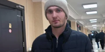 სამოქალაქო აქტივისტმა ისაკო დევიძემ პარლამენტთან შიმშილობა დაიწყო