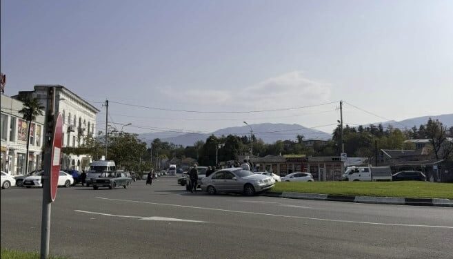 ავტოსაგზაო შემთხვევა ოზურგეთის ცენტრში