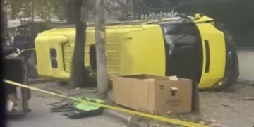 ვიდეო – თბილისში სამარშრუტო მიკროავტობუსი გადაბრუნდა