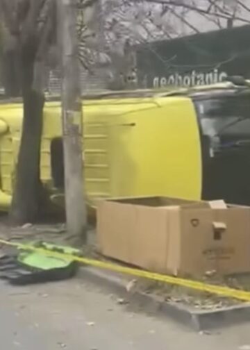 ვიდეო – თბილისში სამარშრუტო მიკროავტობუსი გადაბრუნდა