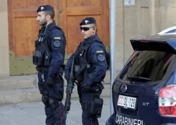 იტალიაში ქართველები პარფიუმერიის და ალკოჰოლური სასმელების ქურდობისთვის დააკავეს