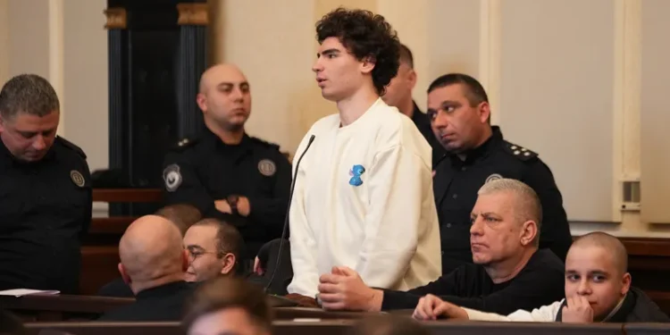 ნიკოლოზ ჯავახიშვილი – პაატა სალიას მივმართავ: მობრძანდით N8 პენიტენციურ დაწესებულებაში და ნახავთ, რა პირობებში გვიწევს ყოფნა ან მოვითხოვ, ვიდეომეთვალყურეობის კამერის გასაჯაროებას – ასევე, მოგმართავთ პროკურორებს: პასუხის აგებთ