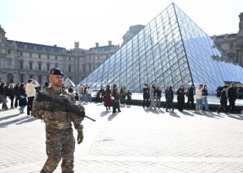 ლუვრის ძარცვის საქმეზე კიდევ ორი ეჭვმიტანილი დააკავეს
