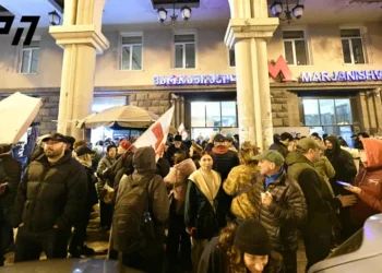 საპროტესტო მსვლელობის მონაწილეები ავლაბრიდან მარჯანიშვილის მოედნამდე მეტროს საშუალებით მივიდნენ