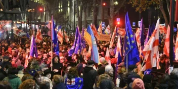 თბილისში, რუსთაველის გამზირის მიმართულებით რამდენიმე საპროტესტო მსვლელობა მიემართება