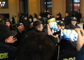 პოლიციამ საპროტესტო მარშის რამდენიმე მონაწილე დააკავეს